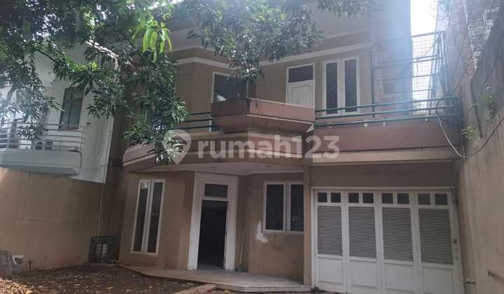 Jual Rumah Perlu Renovasi Strategis Lokasi Bagus untuk Kantor,Klinik,Salondll di Pinggir Jalan Rame di Sunter Danau Indah Jakut