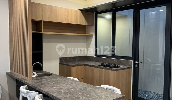 Dijual Rumah Hook Semi Furnished di Tanakayu BSD, Harga 2.5M