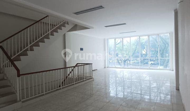3-Story Shophouse on Main Road Bintaro Boulevard, Prime Location