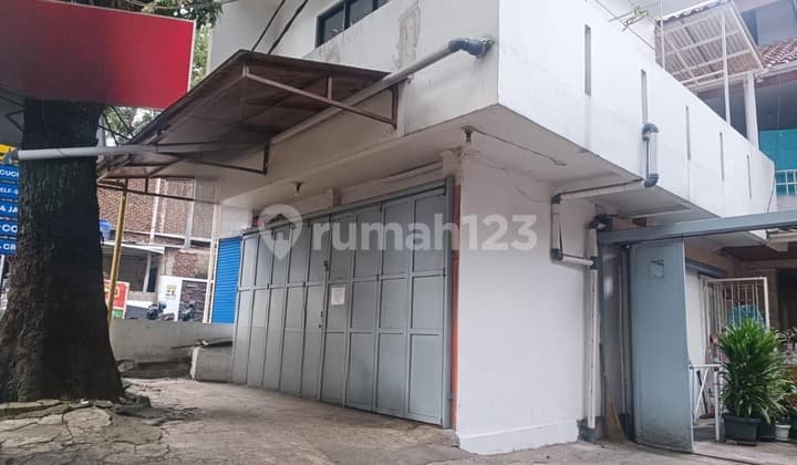 Strategic Business Space in Tubagus Ismail, Bandung City