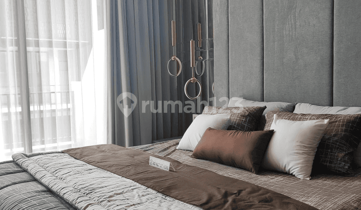 Unit Eksklusif Botany Hills Rumah Full Furnished Dijual 3 Lantai