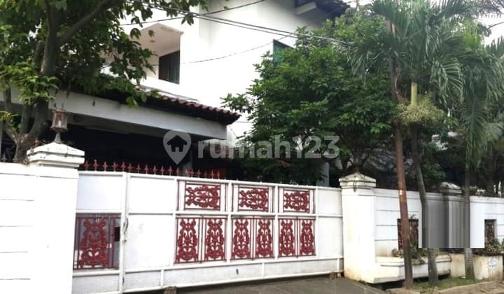 Rumah Mewah Dijual Hook 2 Lantai di Cipinang Jakarta Timur