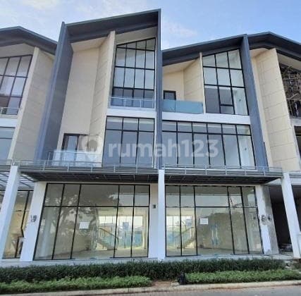 Ruko New East 3 floors 6x17 102m facing Boulevard JGC Jakarta Garden City