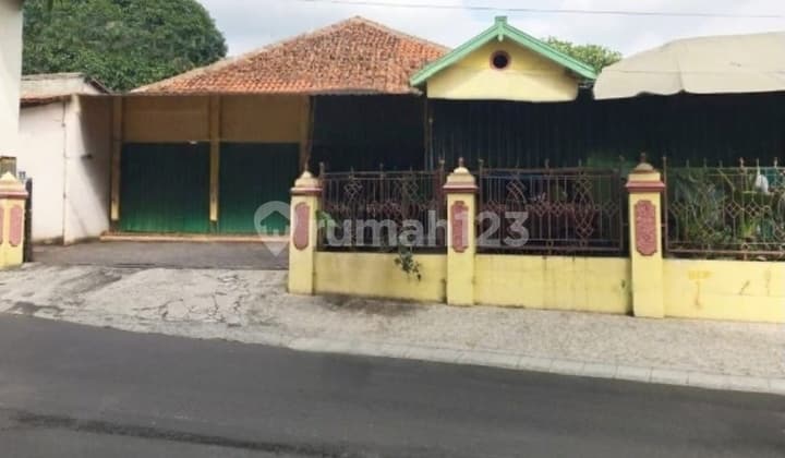 Dijual Rumah dan Bangunan Usaha di Ketileng Harga Terbaik