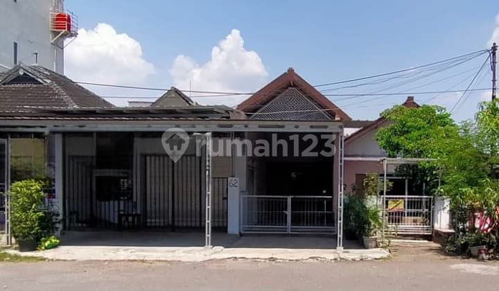 Dijual Murah Rumah Siap Huni Cocok untuk Usaha