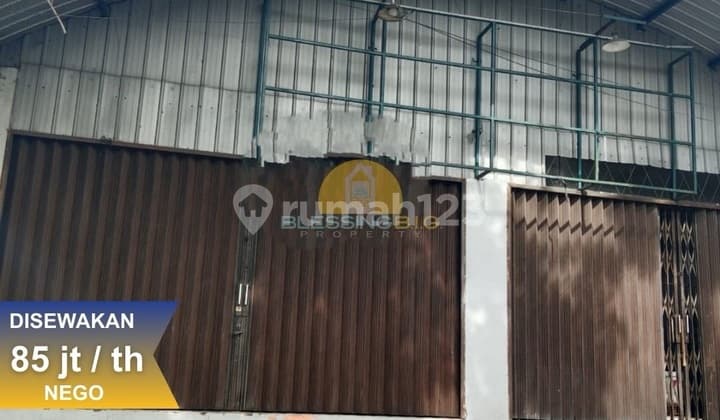 Shop House Strategic Location for RentReady to Occupy