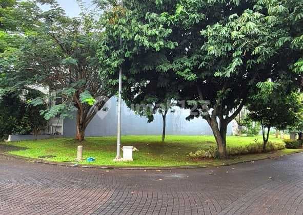 18M Greenwich Plot 325M² North-East Boulevard Corner