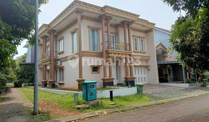 6M Taman Chrysant Rumah Hoek Taman Semi Furnished Renovated
