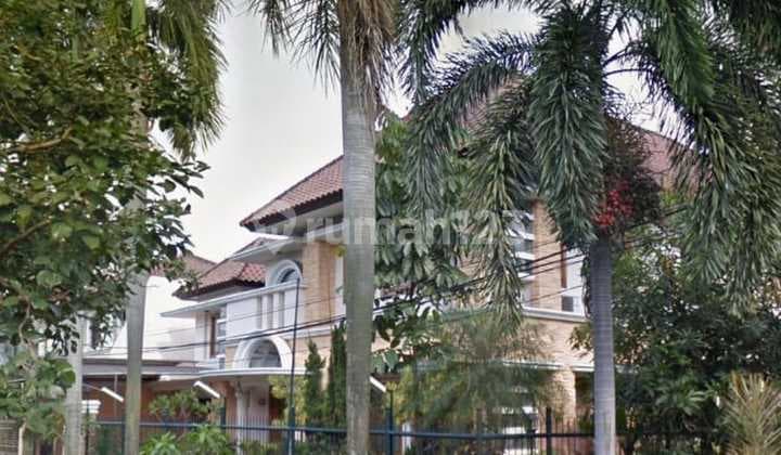 39m Bintaro Jaksel Private Pool Hook Utara-barat Furnished
