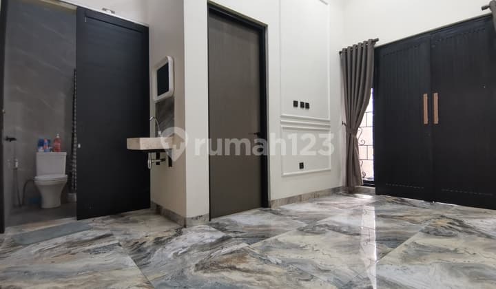 Rumah Modern Minimalis 2 Lantai di Dalam Komplek - Semi Furnished