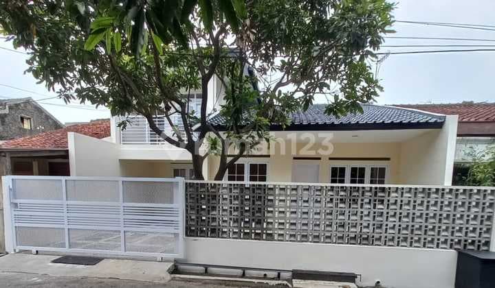 Jual Cepat Rumah Bagus Baru Renov Nyaman di Komplek Ciwastra