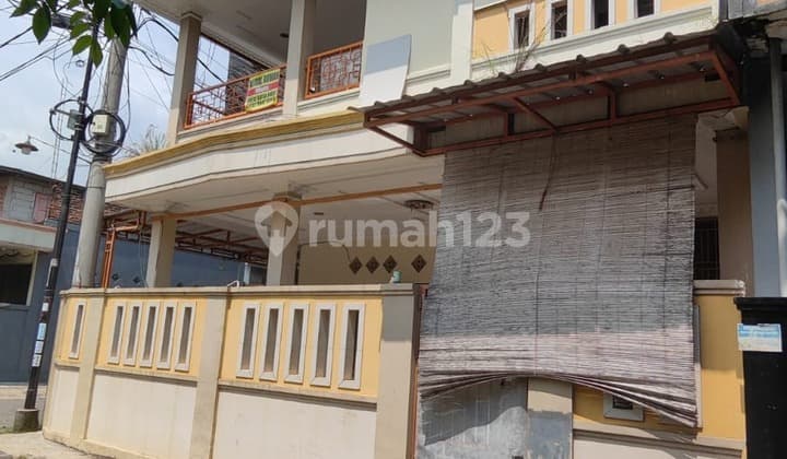 Corner House, 2 Floors, Freehold Certificate, Near Shopping Center, in Panongan