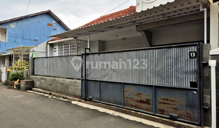 Rumah Lokasi Bagus Jl Jupiter Margahayu Raya Buahbatudekat Mtc