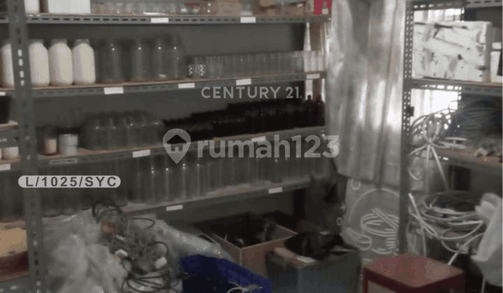 Ready-to-Live House and Strategic Location in Bojongloa Kidul, Bandung