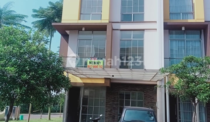 Dijual Cepat Rumah PIK2 9x10 HOEK, 3 lantai, ada lebih taman bagus