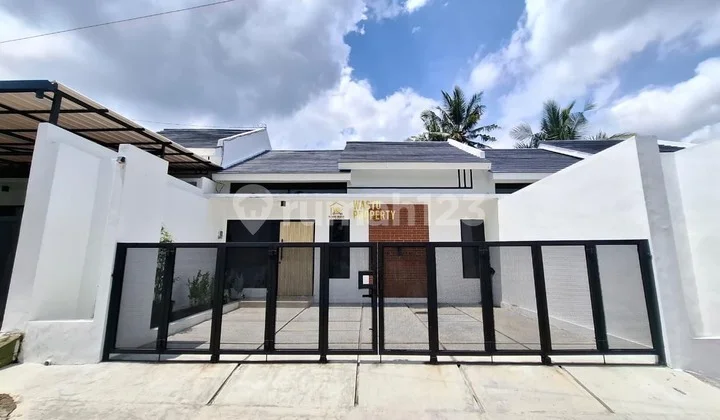 Rumah Baru, Siap Huni, 8 Menit ke Rsud Sleman di Caturharjo