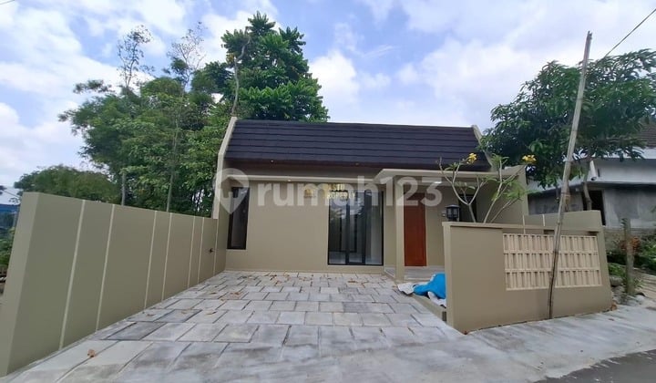 Affordable House, 3 Bedrooms, East of Gentan Market, Sleman