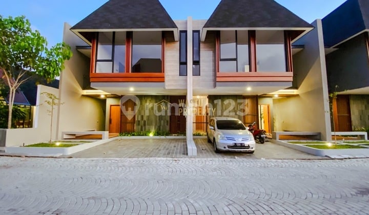 Rumah 2 Lantai di Perumahan Dekat Transmart Maguwoharjo
