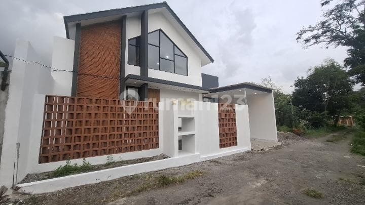 Rumah Model Scandinavian Timur Candi Sambisari di Kalasan