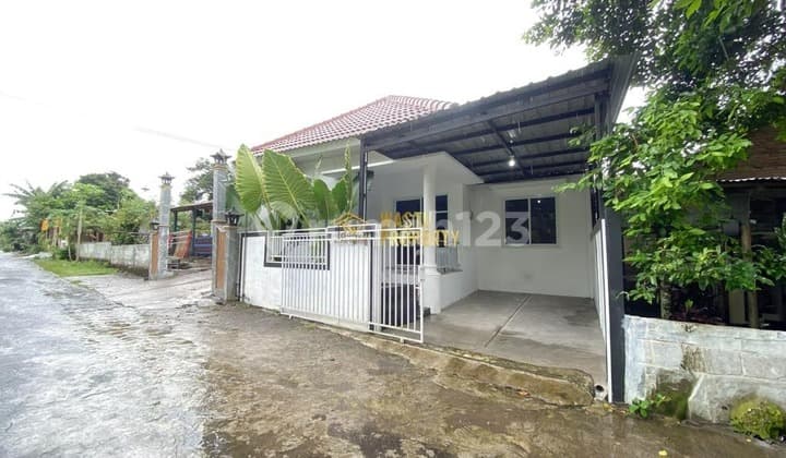 VILLA PRIVATE POOL DI BERBAH SLEMAN FULLY FURNISH