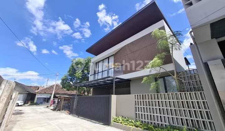 Rumah Siap Huni, Full Furnished + Mini Pool Dekat Maguwoharjo, Sleman