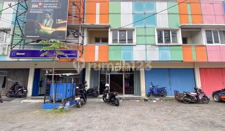 RUKO STRATEGIS PINGGIR JALAN RINGROAD COCOK UNTUK KANTOR DAN USAHA