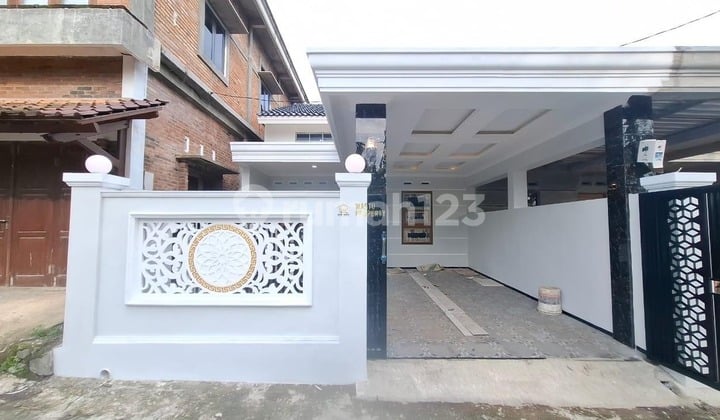 RUMAH SIAP HUNI, DEKAT JALAN RAYA, VIEW SAWAH DI SELOMARTANI, KALASAN