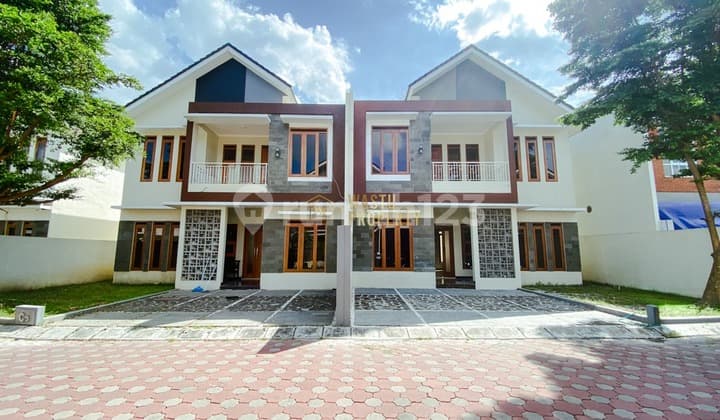 RUMAH 2 LANTAI CLUSTER ONE GATE SIAP HUNI DEKAT BANDARA ADI SUTJIPTO DI KALASAN