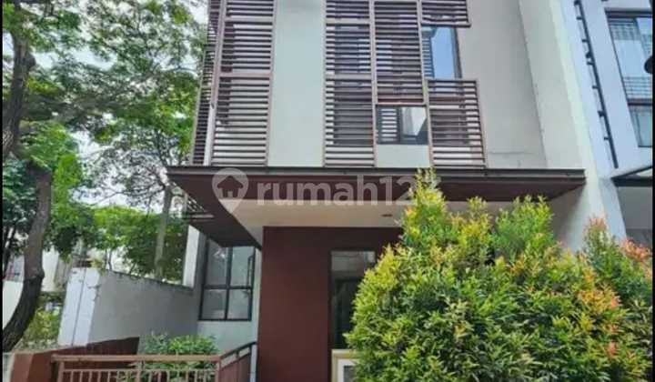 Rumah 3 Lantai di BSD Cluster Whelford - SHM & Siap Huni