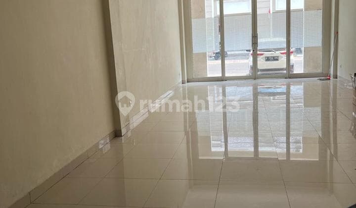 3-Story Renovated Shop House Green Lake City