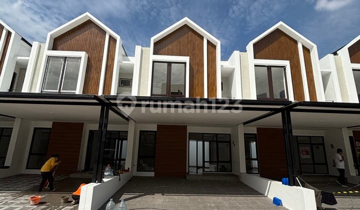 New Azalea Type House Metland Puri – 2 Floors, 3 Bedrooms, Freehold Title