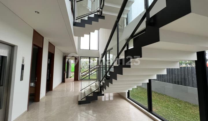 For Rent: Luxurious Lyndon Cluster House at Navapark BSD City