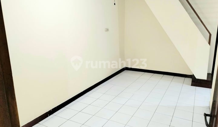 Rumah Murah, Strategis, Nyaman, Dekat Sekolah, Dekat Rumah Sakit, Dekat Transportasi Umum, Dekat Pusat Perbelanjaan, Akses Bisnis Di Percetakan Negara, Jakarta Pusat