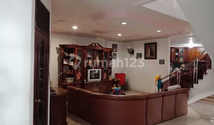 Jarang Ada Rumah Bagus Hook, Di Bawah Harga Pasaran, Di Bawah Harga Njop, Strategis, Dekat Sekolah, Dekat Rumah Sakit, Dekat Tol, Dekat Transportasi Umum, Dekat Pusat Perbelanjaan Di Kelapa Gading, Jakarta Utara