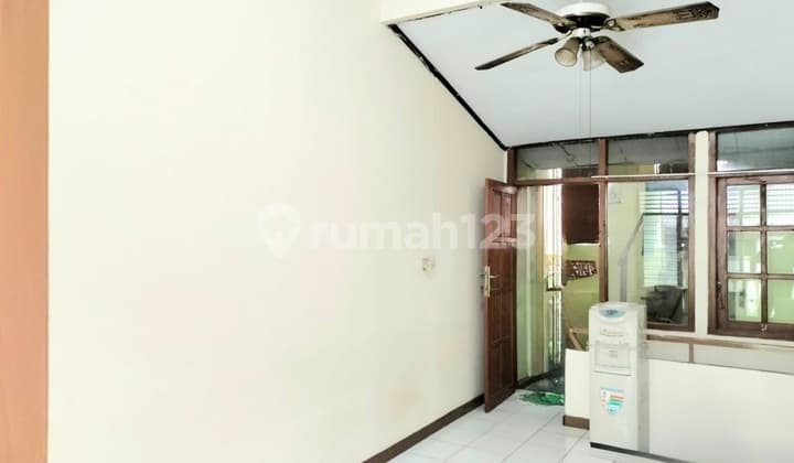 Good House, Cheap, Strategic, Near Hospital, Near School, Near Public Transportation, Business Access in Percetakan Negara, Central Jakarta