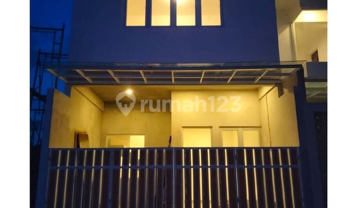 2-storey House near Pura Banyu Kuning Mahendradatta in Denpasar, Bali