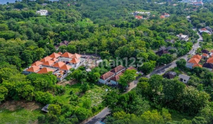 Tanah Pinggir Jalan Utama Jalan Nyangnyang Pecatu Kuta Selatan