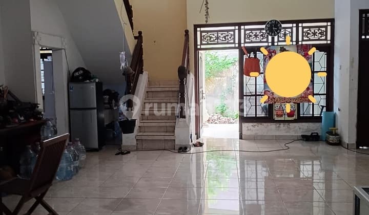 Rumah Lantai 2 Jl Menuri Kesiman Kertalangu Denpasar Timur