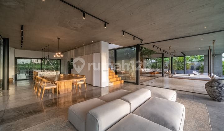 Luxurious Villa with Rice Field View at Kayu Tulang, Canggu, North Kuta, Bali