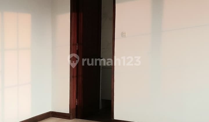 Rumah Baru Mewah Siap Huni SHM