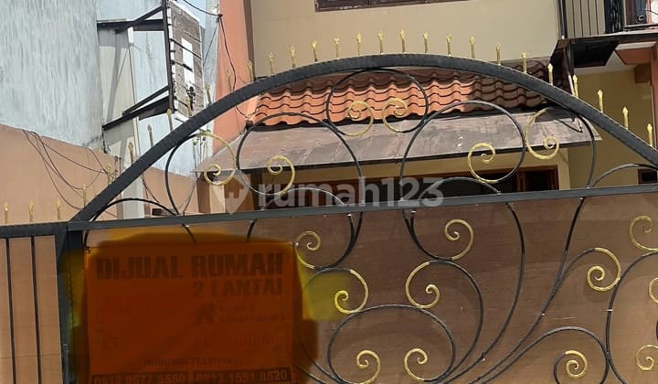 Rumah Mewah Lantai Dua Dipengasinan