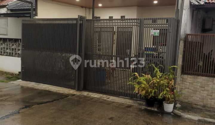 For Sale Comfortable Move-In Ready House in Taman Kopo Indah Bandung