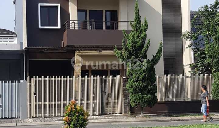 Rumah 2lantai Di Komplek Elite Singgasana Pradana, Mekarwangi, Bandung