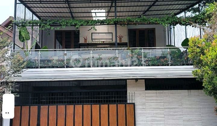 Jual Cepat Rumah Mewah 3 Lantai Full Furnished Jl. Kembar Bandung