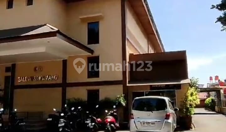 Ready-to-Use and Still Operating Multipurpose Building on Ciwastra Buahbatu Main Road.