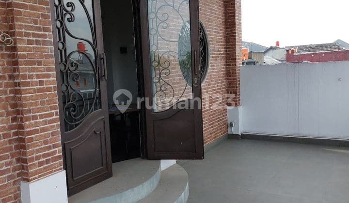 Dijual Bangunan Eks Caffeedi Riung Bandung