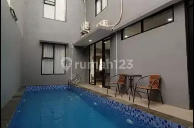 Rumah Mewah Hook Siap Huni dengan Kolam Renang Setiabudi Regency