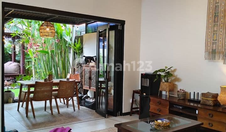 Disewakan Rumah Semi Villa Dikerobokan