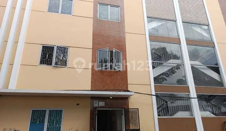 Disewakan Gedung Kost 25 Kamar Cocok untuk Investasi Kost di Gading Serpong