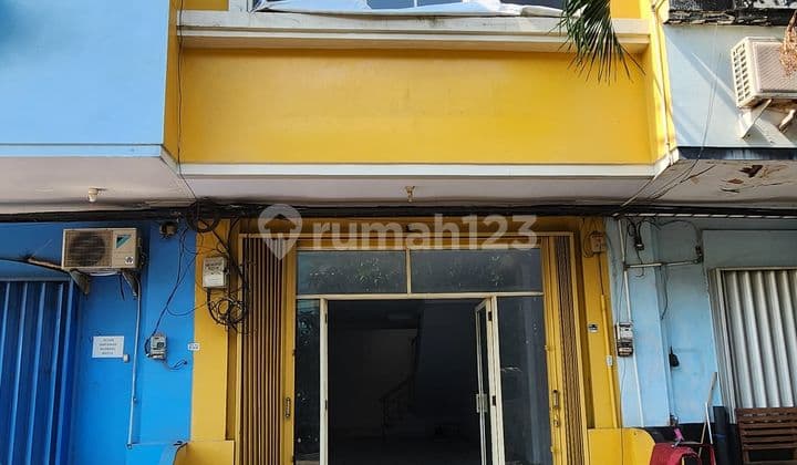 Dijual : Rukan / Ruko Mutiara Taman Palem Crngkareng3 Lantai . Luas 4.5 X 15 .
